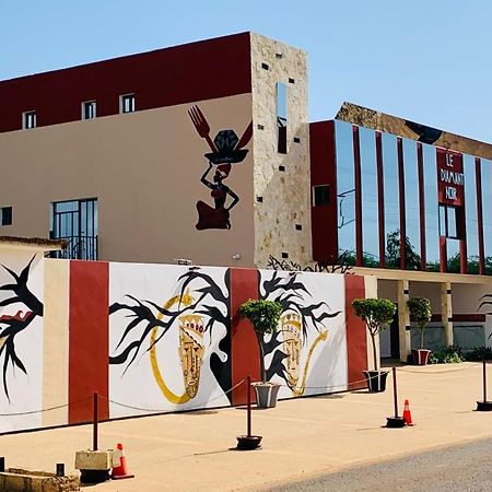 Le Diamant Noir Hotel Nguékokh Esterno foto