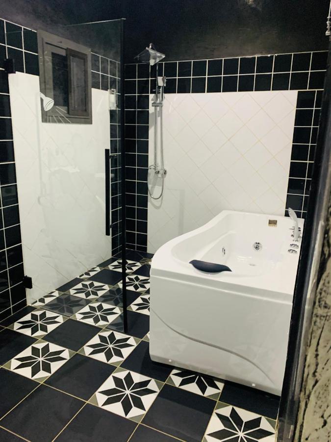 Le Diamant Noir Hotel Nguékokh Esterno foto